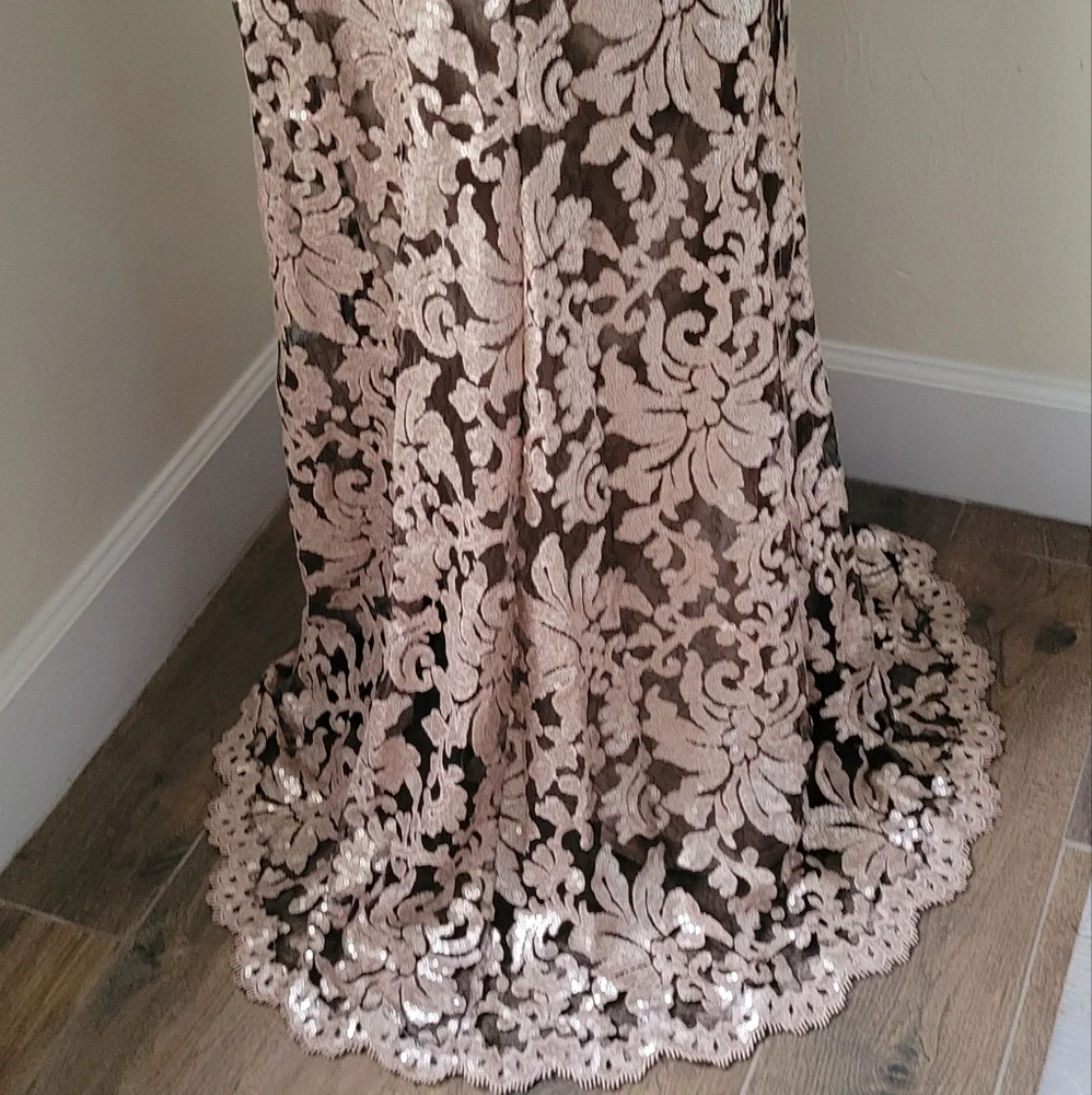 NWT Tadashi Shoji Metallic Lace Off-Shoulder Dress SZ 8 - Picture 7 of 9